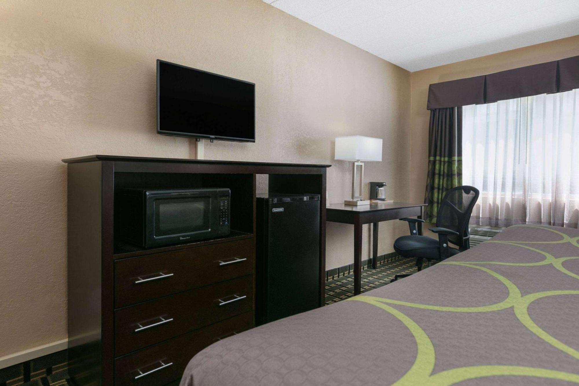 Super 8 By Wyndham Grand Prairie North Motel Dış mekan fotoğraf