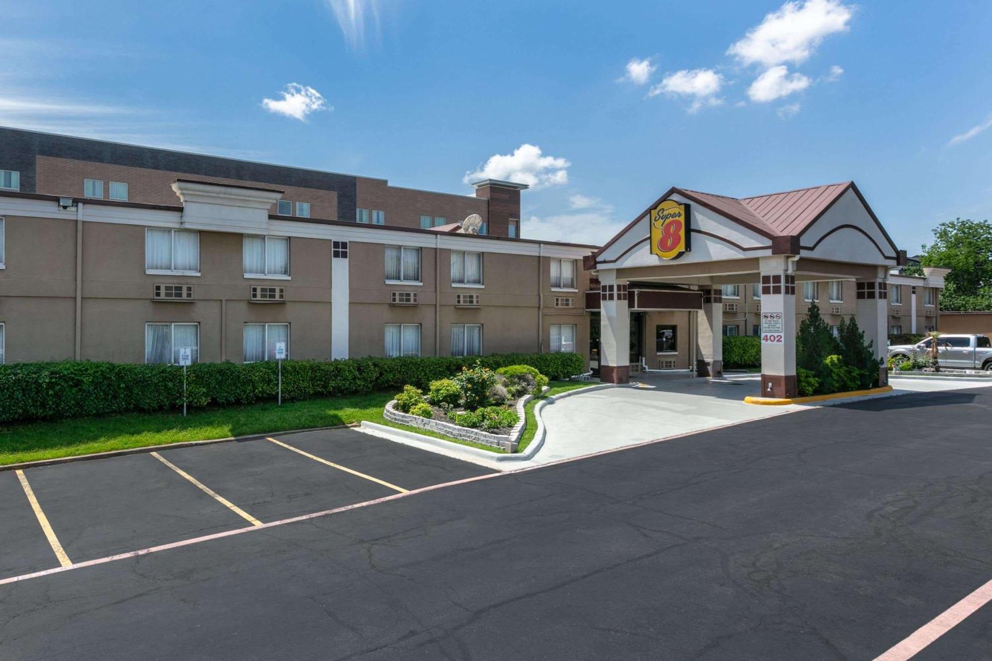 Super 8 By Wyndham Grand Prairie North Motel Dış mekan fotoğraf