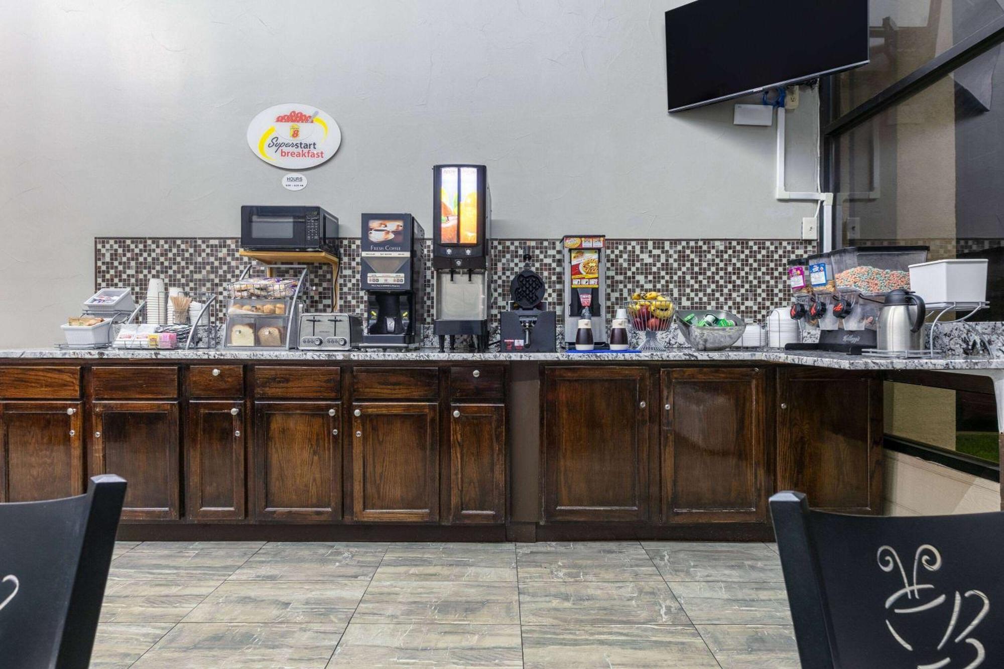 Super 8 By Wyndham Grand Prairie North Motel Dış mekan fotoğraf