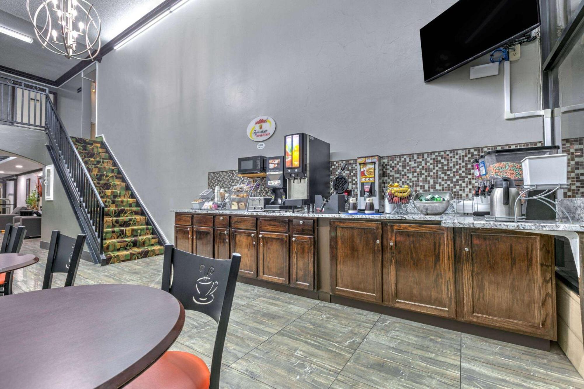 Super 8 By Wyndham Grand Prairie North Motel Dış mekan fotoğraf
